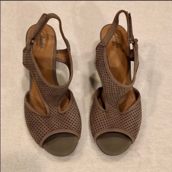 Clarks Shoes - Clarks Artisan Perforated Laser Cut Heels Size 8M